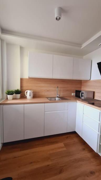 Sloneczny Apartament W Centrum Gdyni 2 Pokojowy Gdynia Exterior photo